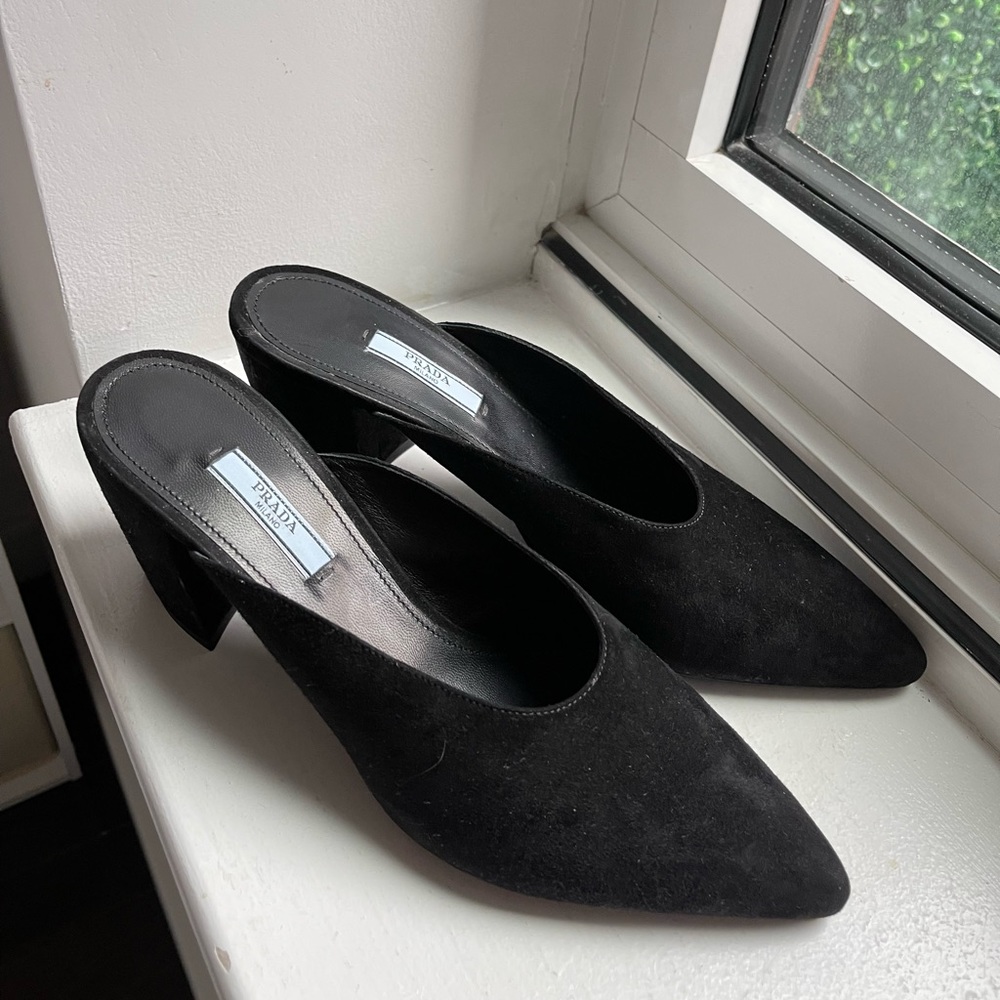 Lightly worn Prada heels size 40